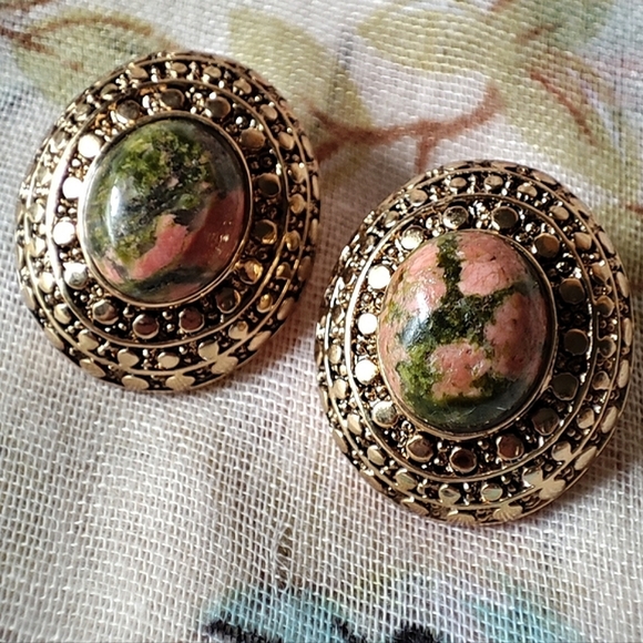 Unakite Stone Bracelet and Pierced Earrings Brass Tone Setting EUC Vintage - Picture 10 of 14